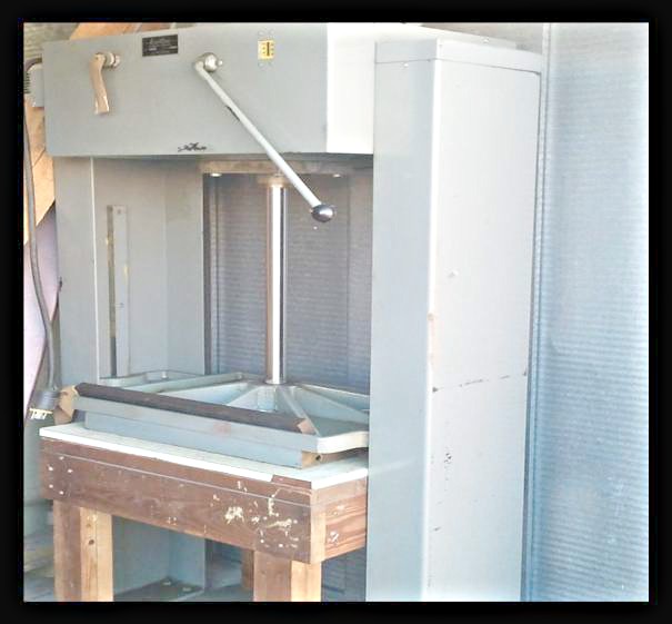 Used Earlline Presser 3T Bindery Machine, Buy Sell book binding or