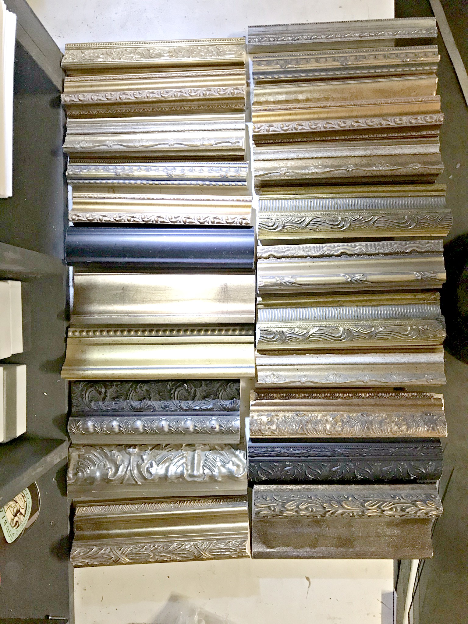 Assorted Wood Moulding (Bulk Lot) – Item # AM-27 (TN)