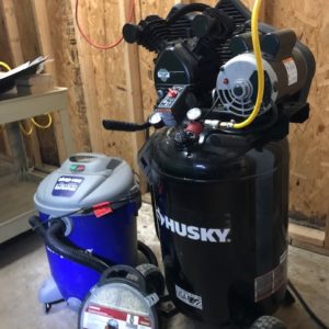 Husky 30 Gallon Model # C302H Compressor & Shop-Vac Dust Collector (used) Item # UFE-3170 (TN)