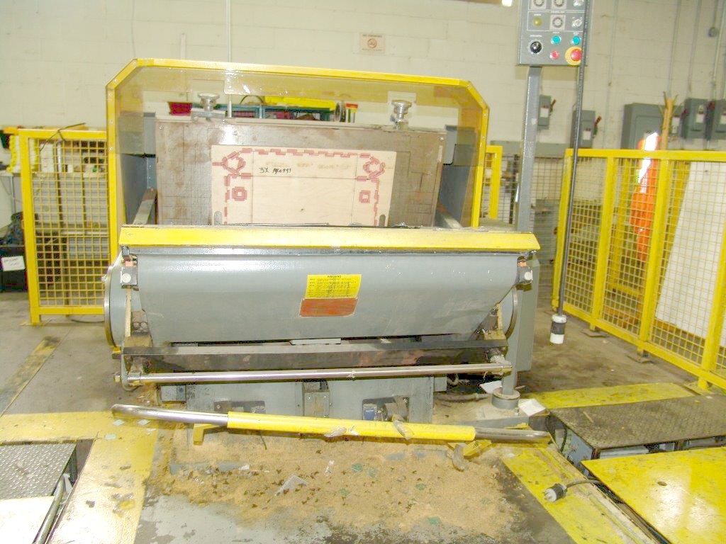 Brausse 32″ x 44″ Clamshell Die Cutter (used) Item # UGW-48  (Canada)