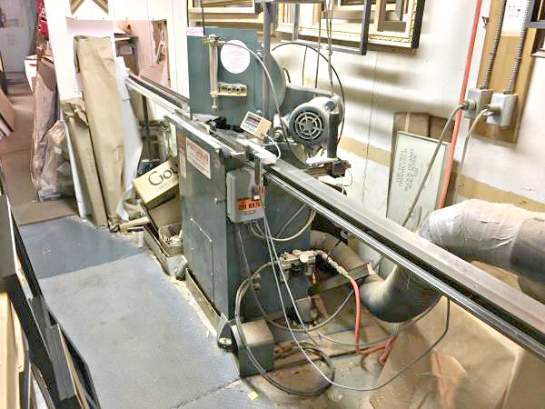 Pistorius EMN12 Double Miter Saw (used) Item # UFE-3245 (New Jersey)