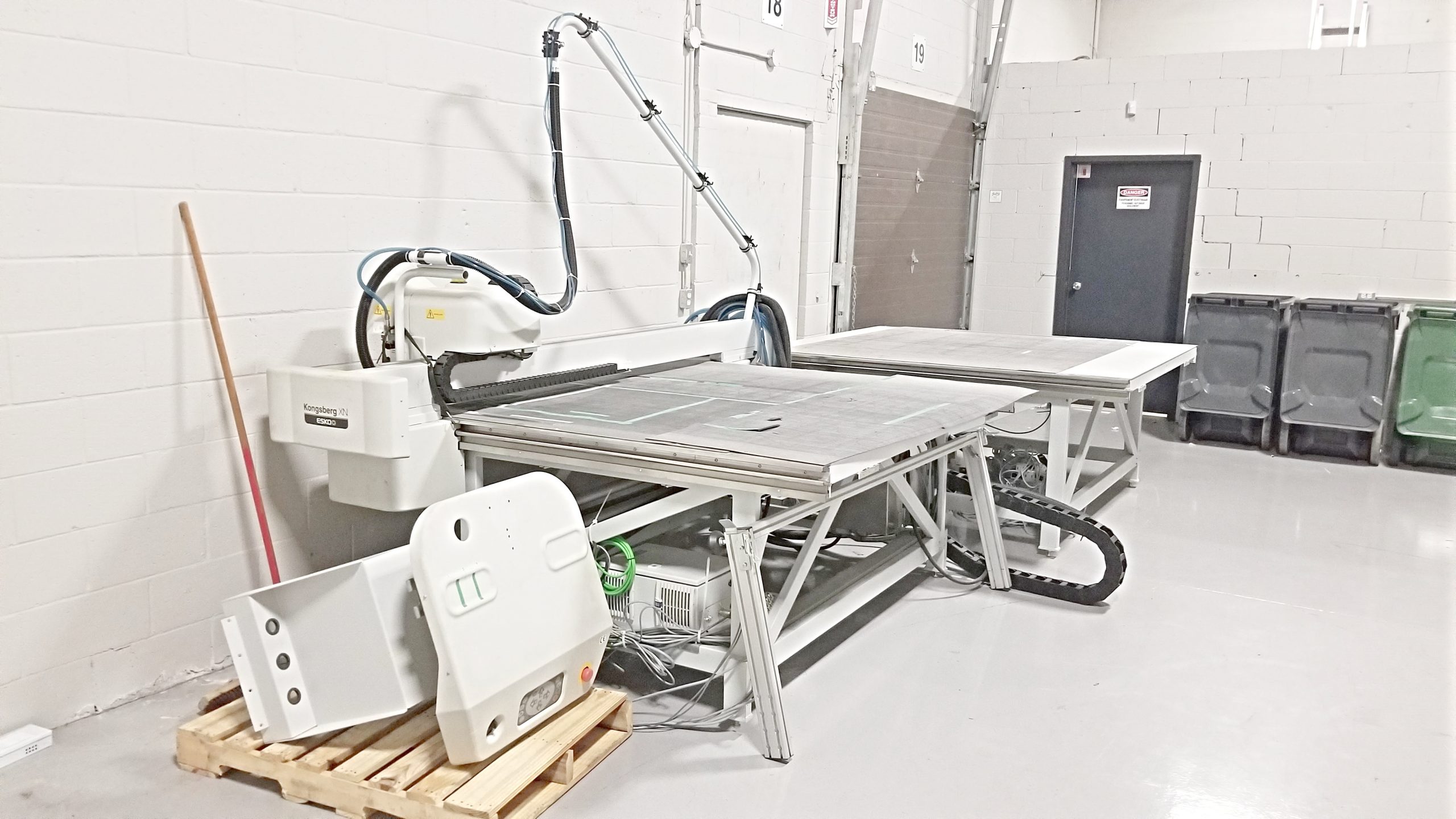 Esko Kongsberg XN-24 Router w/ Conveyor (used) Item # UFE-C1824 (Canada)