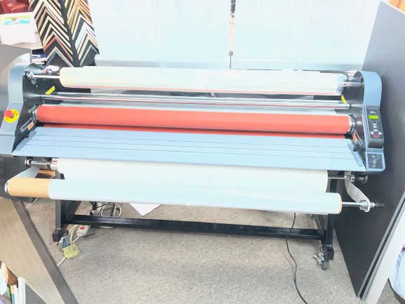 Roland VG-640 64″ Eco-Solvent Printer & Royal Sovereign 65″ Laminator (used) Item # UPE-118 (South Carolina)