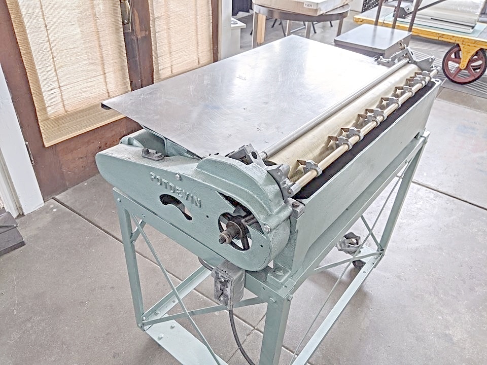 Potdevin Z32 Hot Gluer (used) Item # UE-031120A (Pennsylvania)