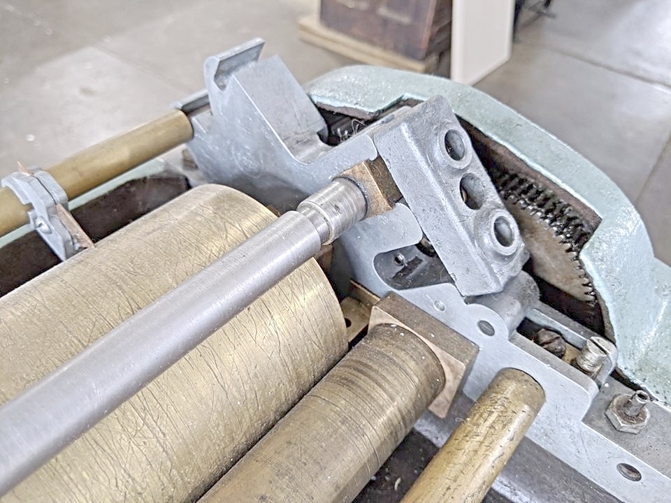 Potdevin Z32 Hot Gluer (used) Item # UE-031120A (Pennsylvania)