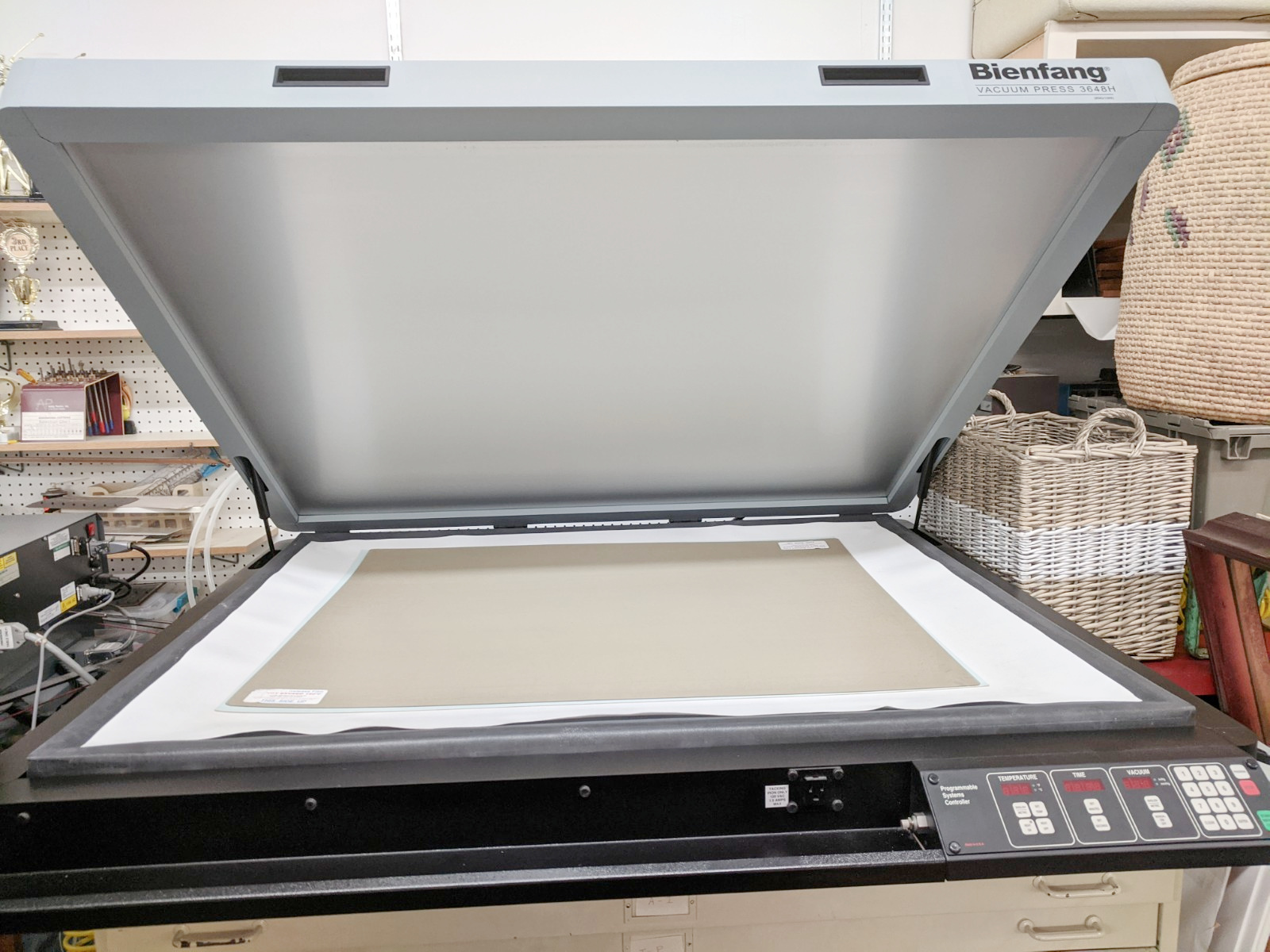 Wizard 9000 CMC Mat Cutter & Vacuseal 3648H Vacuum Press