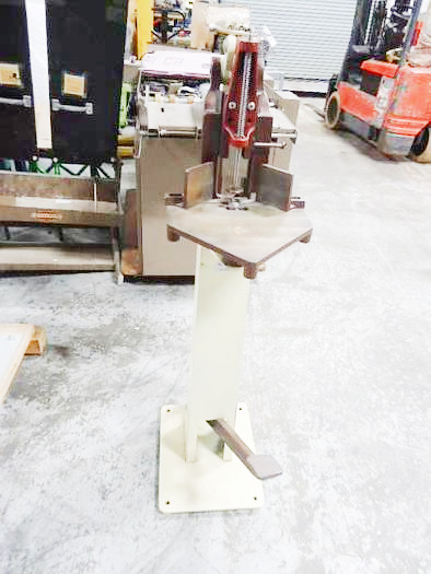 Corner Rounder Machine (used) Item # UE-013122E (North Carolina)