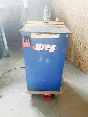 Equipment Lot: Belfab Dust Collector, Kreg Multi-Spindle Pocket-Hole Machine & Industrial Spray Booth (Used) Item # UE-013122B (California)