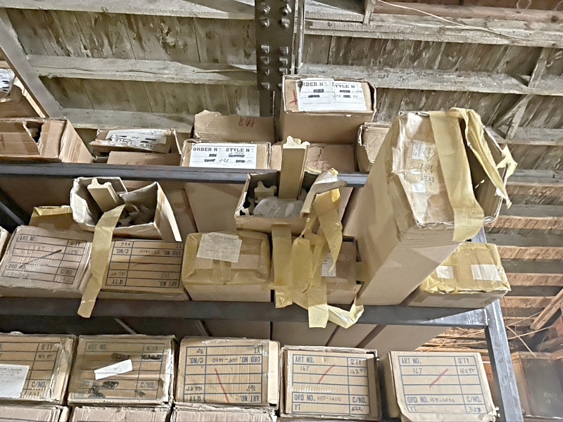 Bulk Picture Frame Moulding lot (used) Item # UE-040821D (Kentucky)