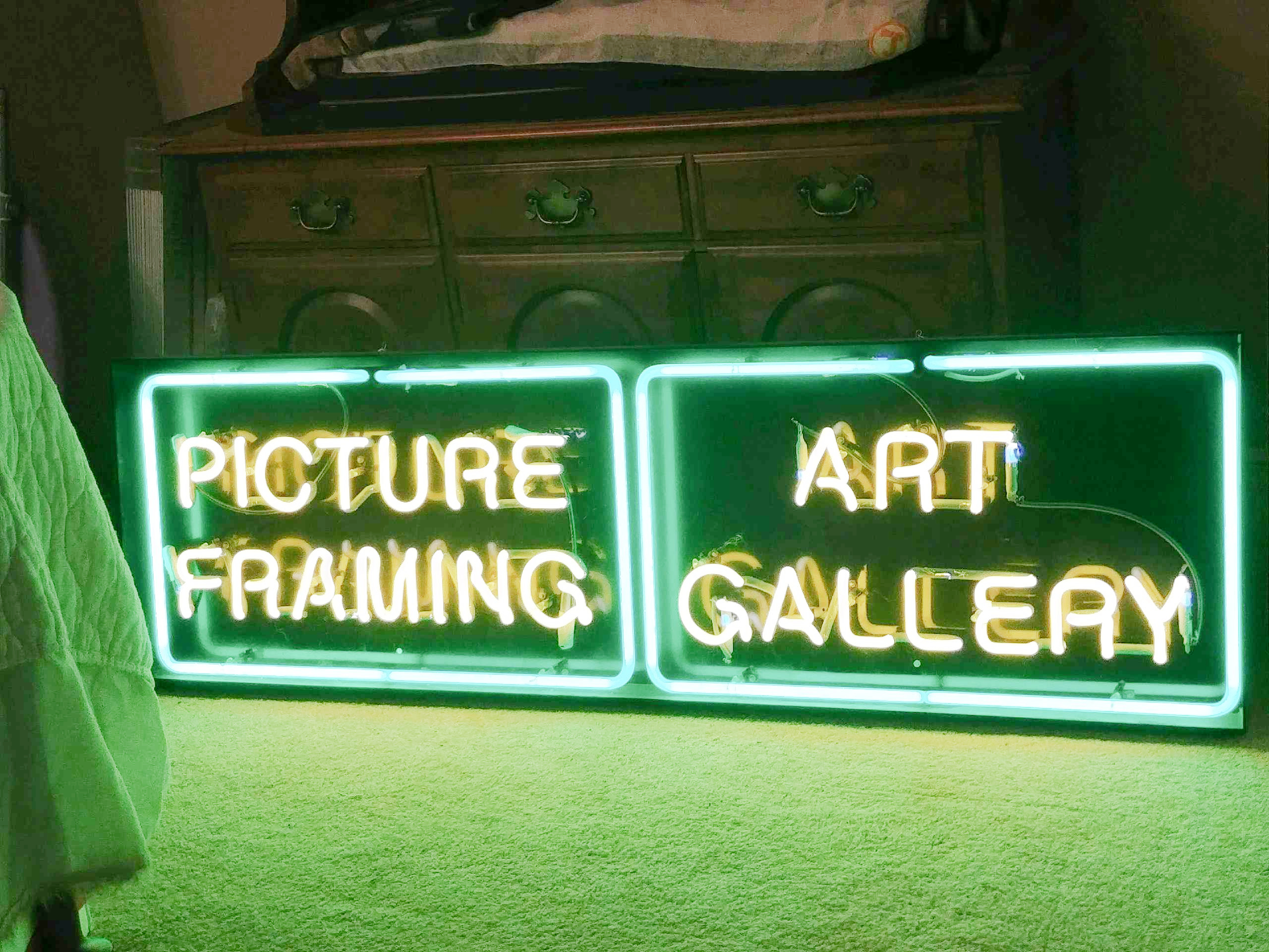 Picture Framing / Art Gallery Neon Sign (used) Item # UE-011422A (Kansas)