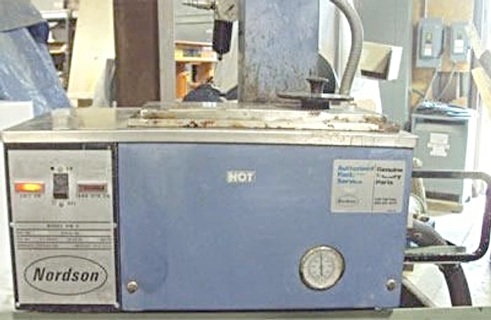 Nordson Hot Melt 5 HM V Glue Applicator System (Used) Item # UE-040821G (Wisconsin)