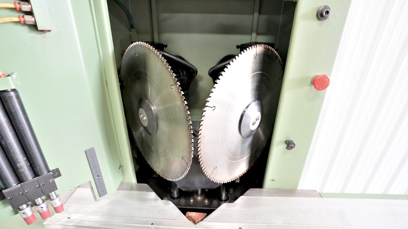 Fletcher AMP T-400 Double Mitre Saw (used) Item # UE-122820A (Tennessee)