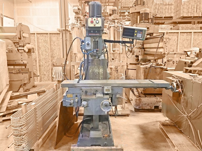 TOS FNK25 Manual Milling Machine (Used) Item # UE-110620F (Canada)