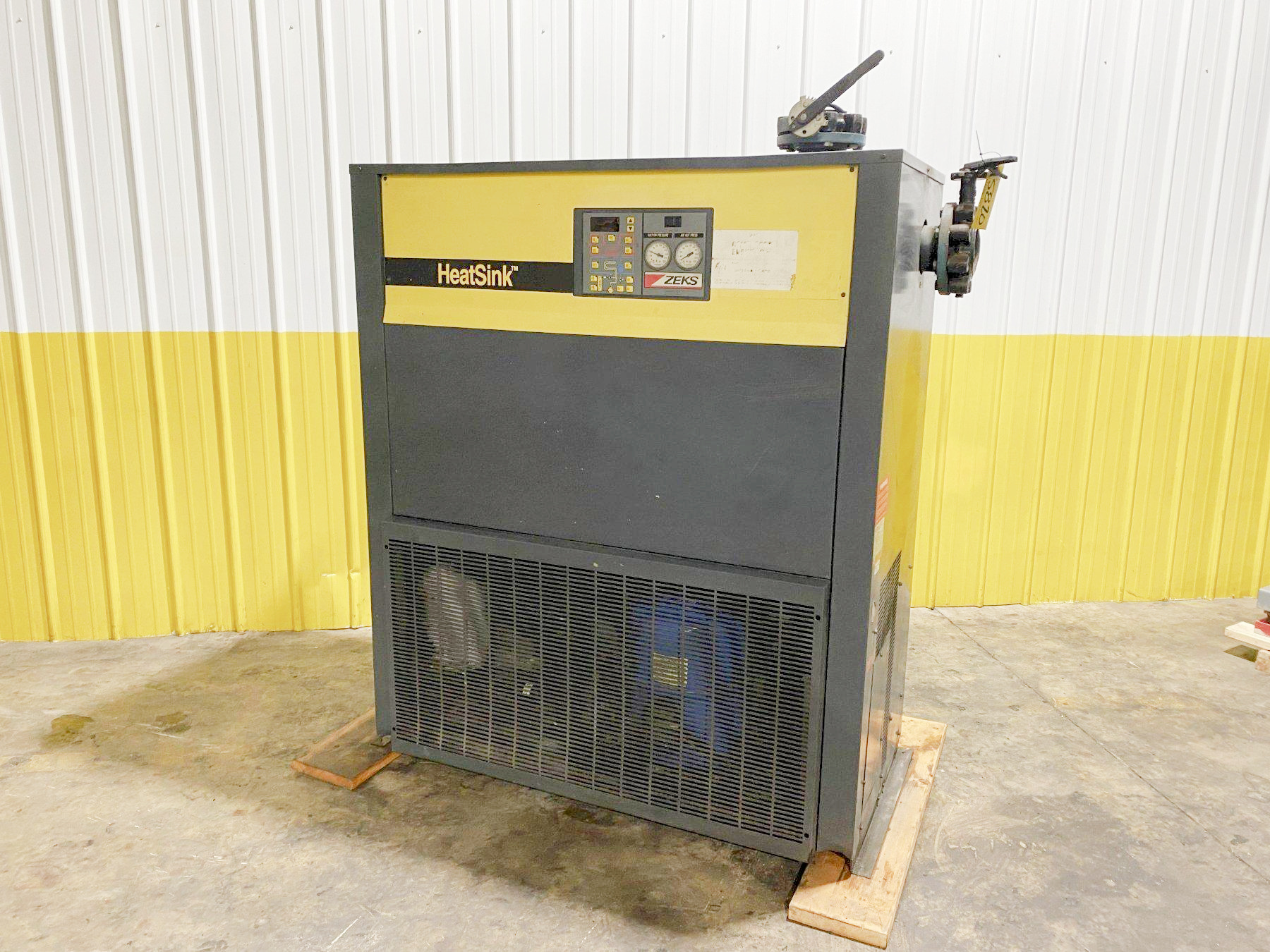 Zeks Heatsink Refrigerated Air Dryer & Torit Model WSO 15-1 Dust Collector (used) Item # UE-020422B (Ohio)