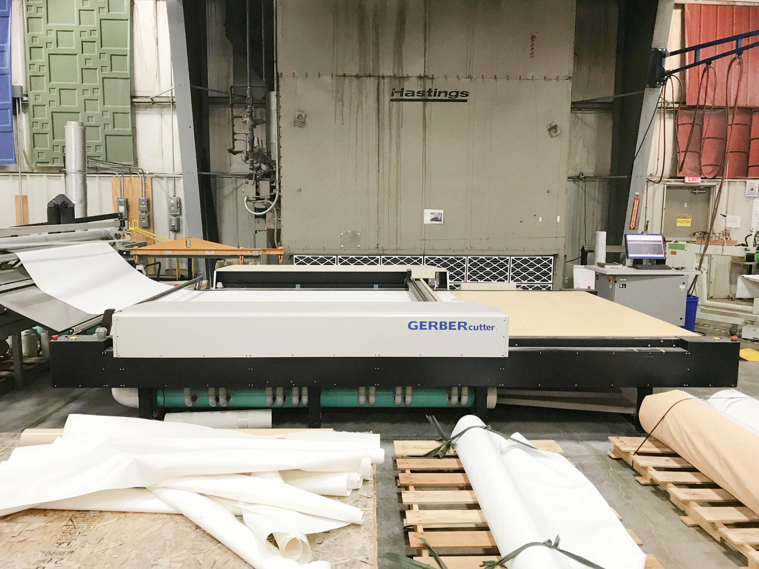 Gerber DCS 3500 Cutting Table w/ Conveyor (used) Item # UE-071521B (Ohio)