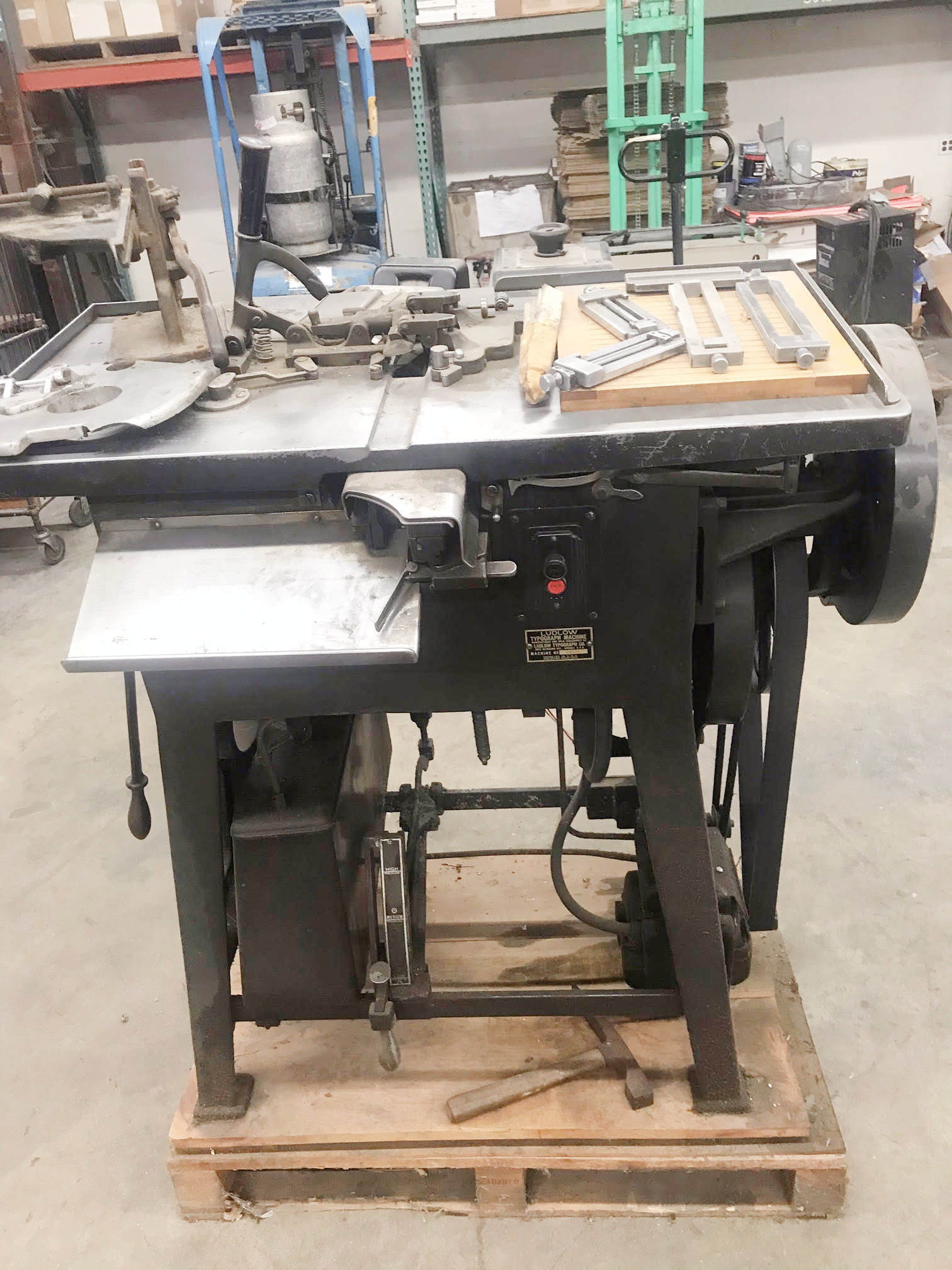 Ludlow Hot Metal Typesetting Machine & Ludlow Font Cabinet w/ Fonts (Used) Item # UE-122221A (New York)