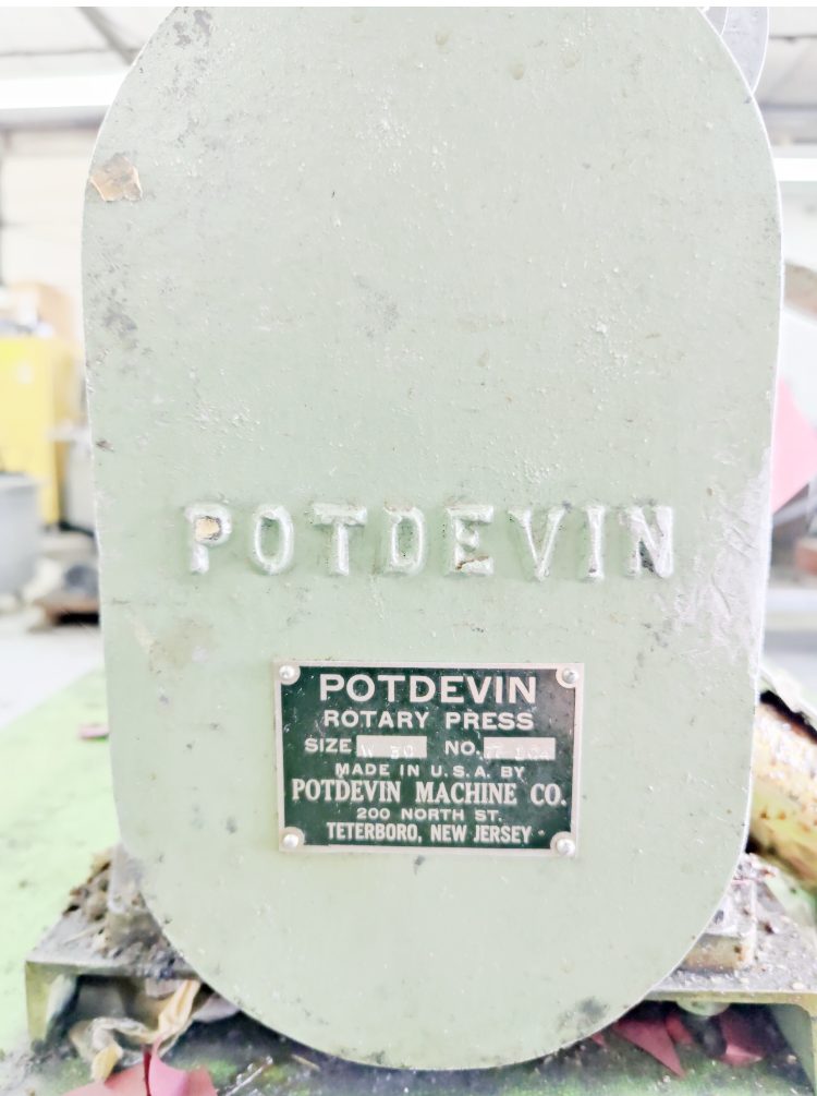 Equipment Lot: Potdevin ZB 27″ Hot Gluer & Potdevin W30 30″ Rotary Press (used) Item # UE-030322C (Texas)