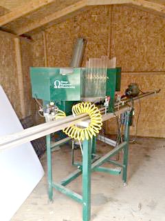 Omega Double Miter Saw w/ Dust Collector (used) Item # UFE-3120