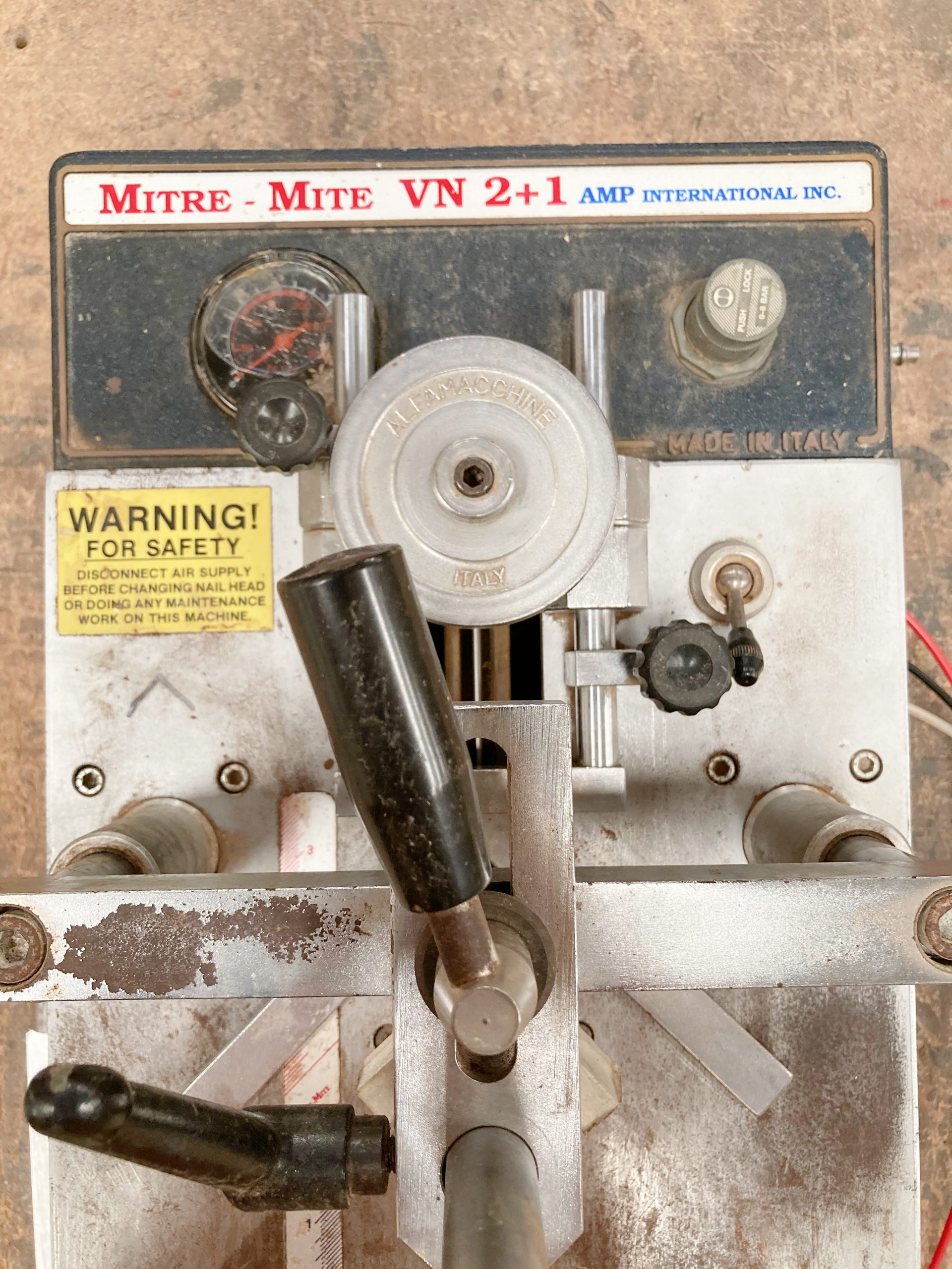 Equipment Lot: Mitre Mite VN4+E3 Joiner & Mitre Mite VN2+1 Vnailer (used) Item # UE-070821A (Texas)