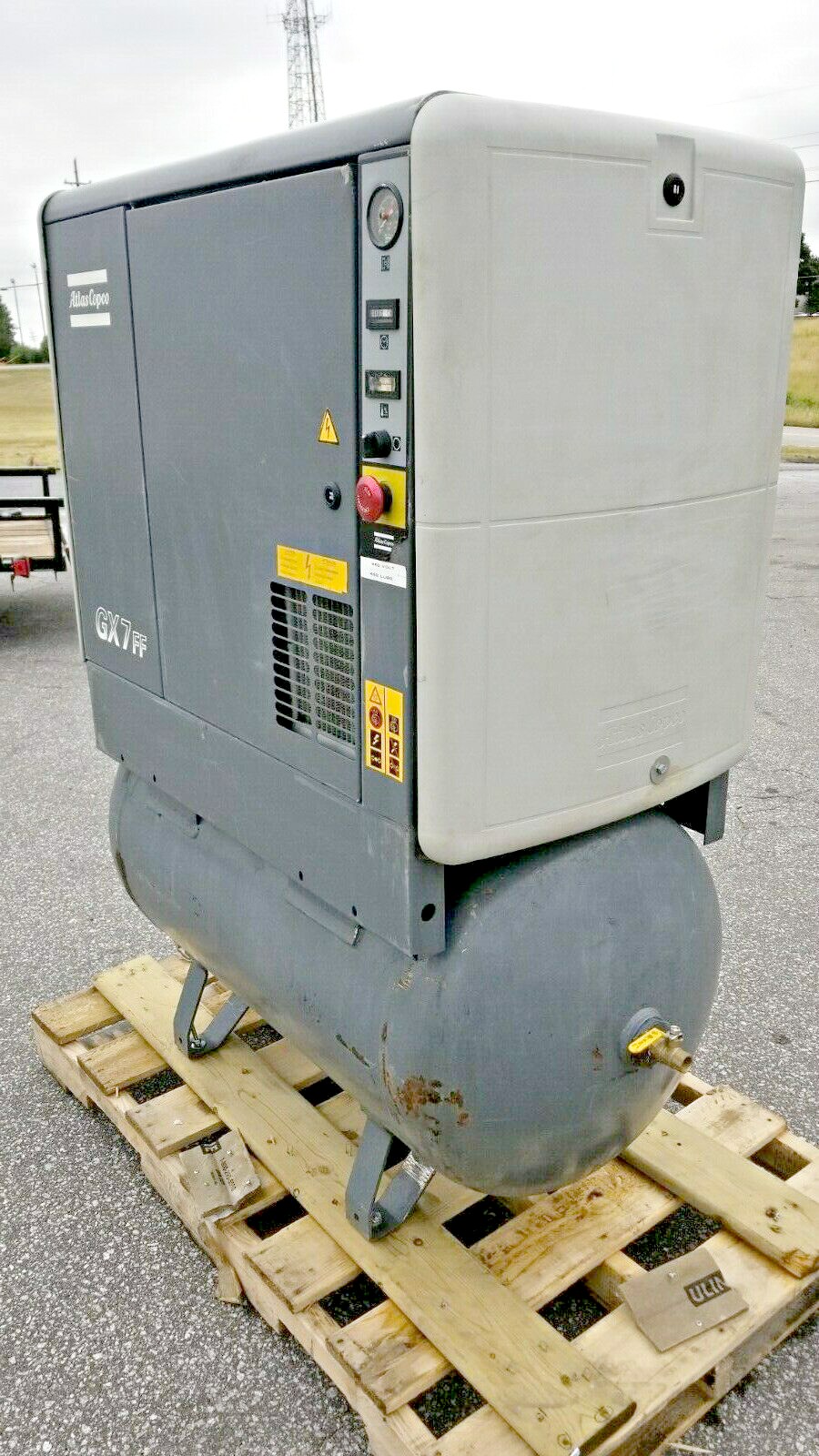 Atlas Copco GX7 Rotary Screw Air Compressor w/ Dryer Item # UGW-63  (South Carolina)