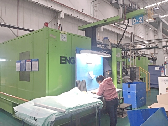 2005 Engel DUO 2550/900 Ton Injection Molding Machine & 2006 Engel Duo 2550/900 Ton Injection Molding Machine (used) Item # UE-022120B (CA)