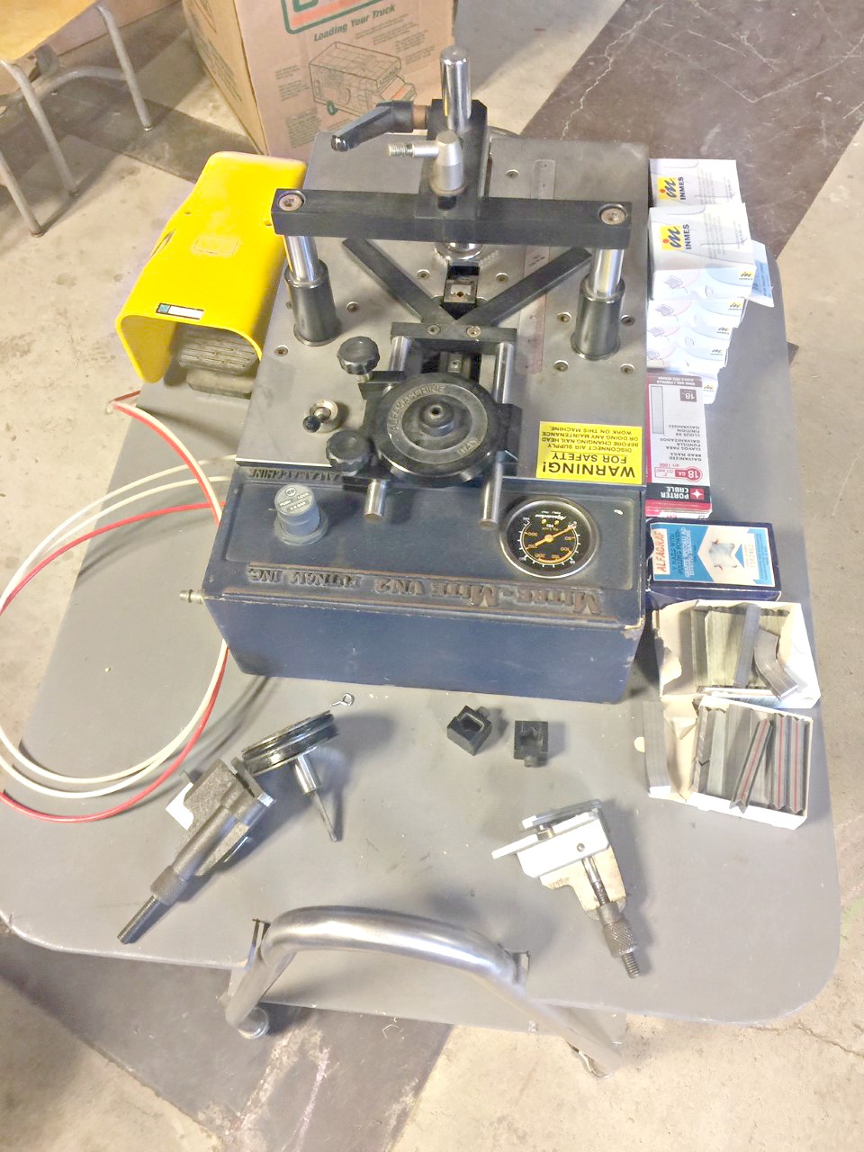 Putnam AMP VN2 Pneumatic Vnailer Joiner Underpinner (used) Item # UFE-3251 (California)