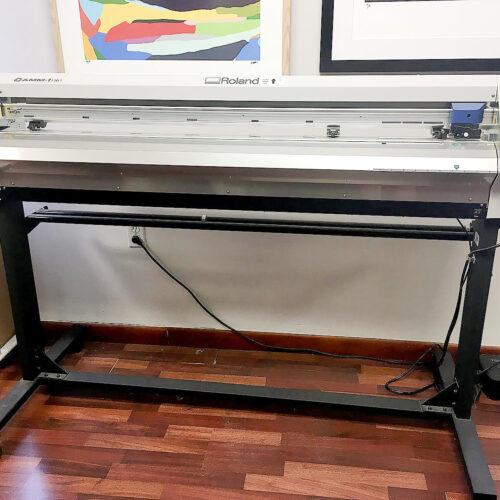 Equipment Lot: Roland CAMM-1 Pro Series GX-500 Vinyl Cutter & Tensador II T-125 Canvas Stretcher (Used) Item # UE-100121D (Florida)