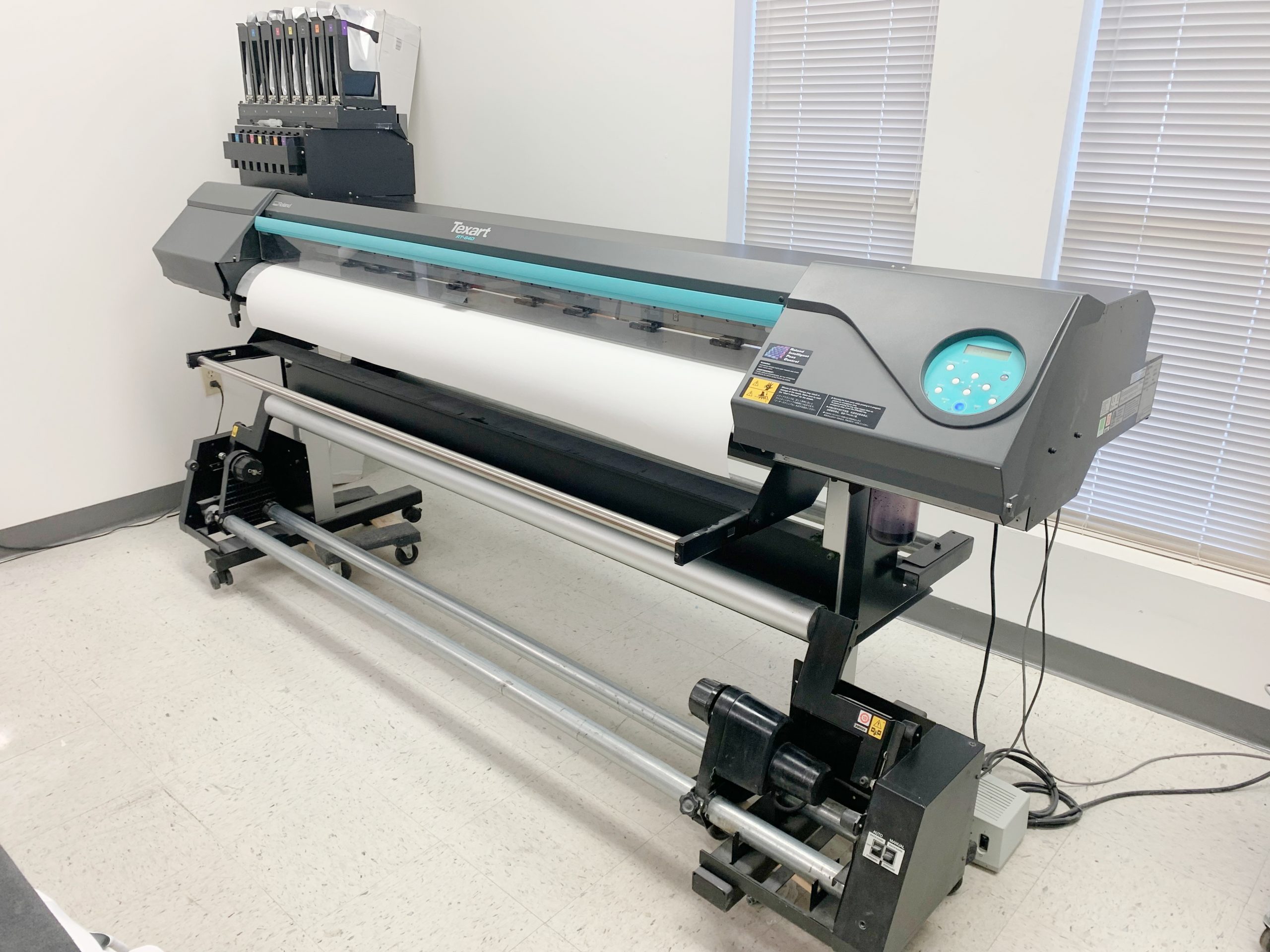 Equipment Lot: Roland Texart Printer, GAPP Canvas Stretcher & Blue Ox Art Cleaner (Used) Item # UE-082621F (Missouri)