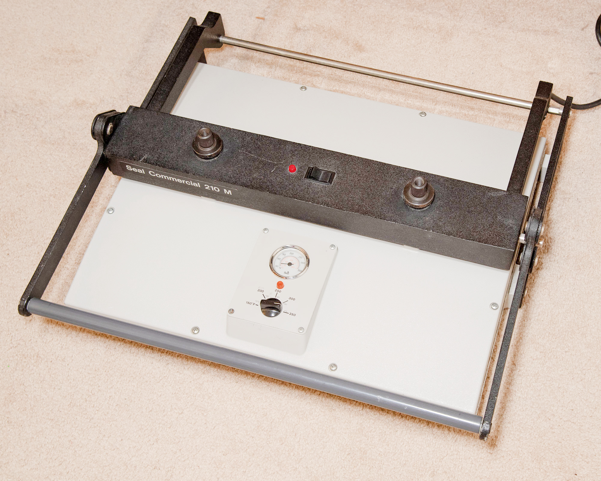 Seal 210M Mechanical Heat Press (used) Item # UE-101521B (Washington)