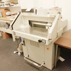 MBM Triumph 5551 EP 21 5/8" Programmable Hydraulic Paper Cutter (Used) Item # UE-020122C (New Jersey)
