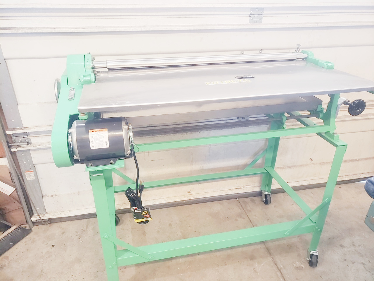 Equipment Lot: Potdevin NTZ36 36″ Cold Gluer & Coda 44″ Pinch Feed Roller w/ Variable Speed Control (used) Item # UE-052522B (Indiana)