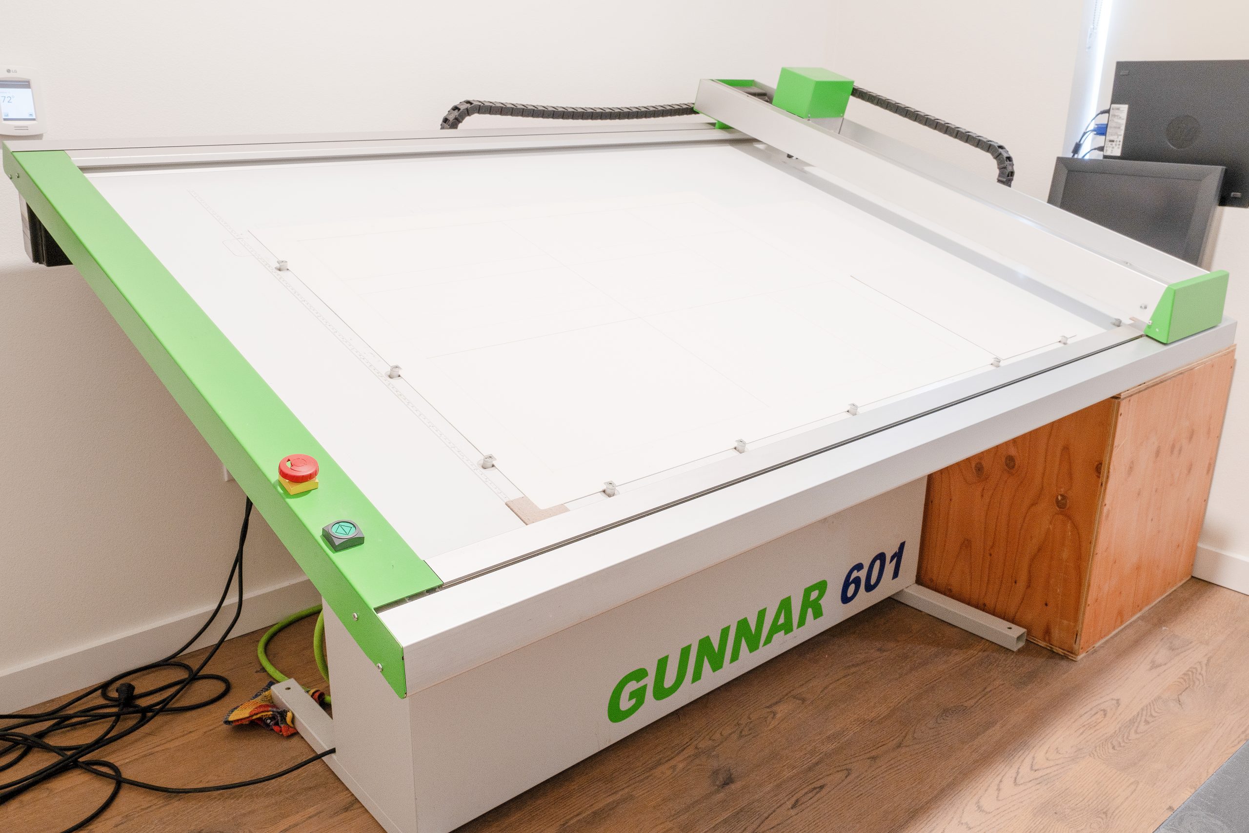 Gunnar 601XL CMC Computerized Mat Cutter used Item UE 082322B 