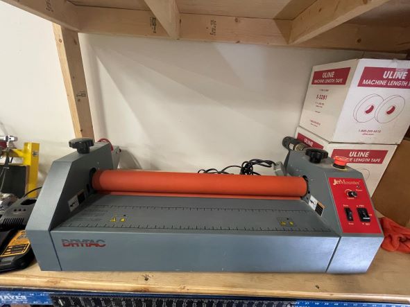 Equipment Lot: ITW Amp Mitre Disc Sander, Drytac JetMounter Series JM26 Motorized Table-Top Laminator, Keencut Evolution E2 104″ Precision Cutter, ShopFox Model W1687 3hp dust collector (Used) Item # UE-121222D