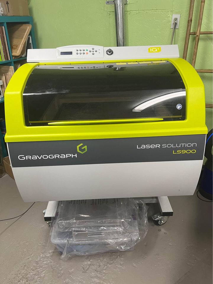 Equipment Lot: Gravograph/Gravotech LS900 Laser Engraver, Gravograph/Gravotech IS400 Volume Rotary Engraver (Used) Item # UE-121322A