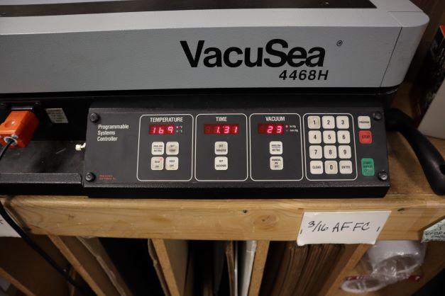 Vacuseal 4468H Vacuum Heat Press (Used) [Madison, WI] Item # UE-022623B