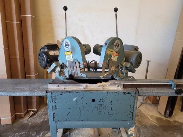 CTD D20R Double Miter Saw w/ Measuring Table (Used) Item # UE-061423A