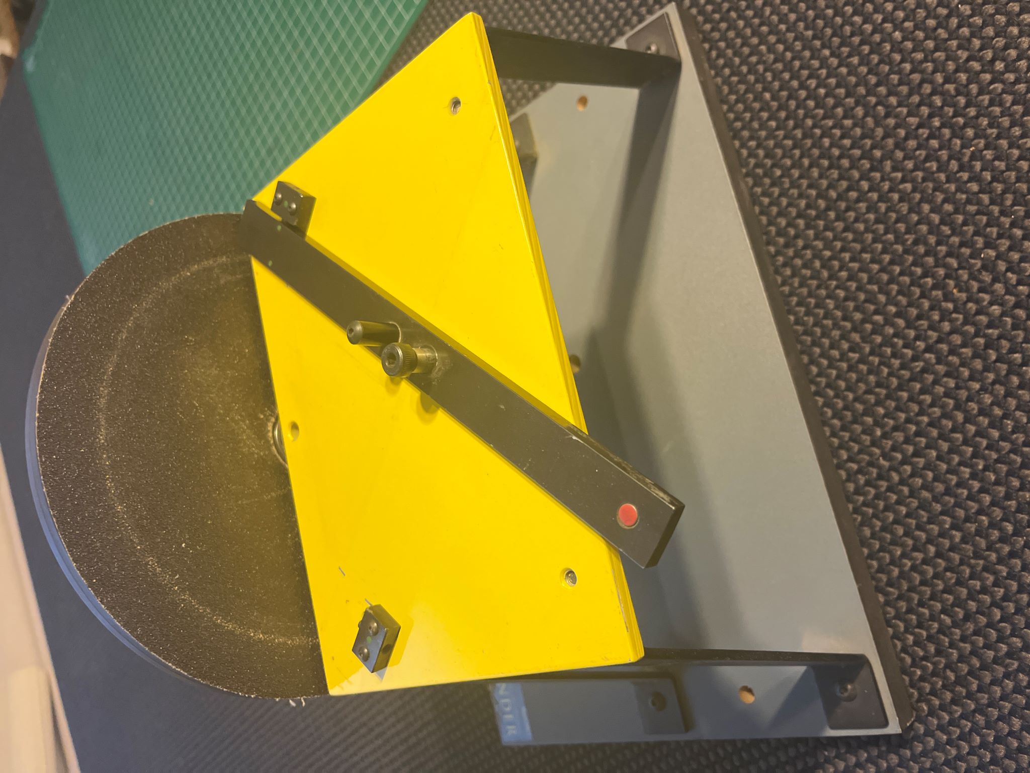 Equipment Lot: Frame Square Miter Saw, Logan Miter Sander, Dahle 585 Large Format Guillotine Paper Cutter, Keencut Ultimat Gold Mat Cutter, & Seal Masterpiece 500-T/500T (Used) Item # UE-083123A
