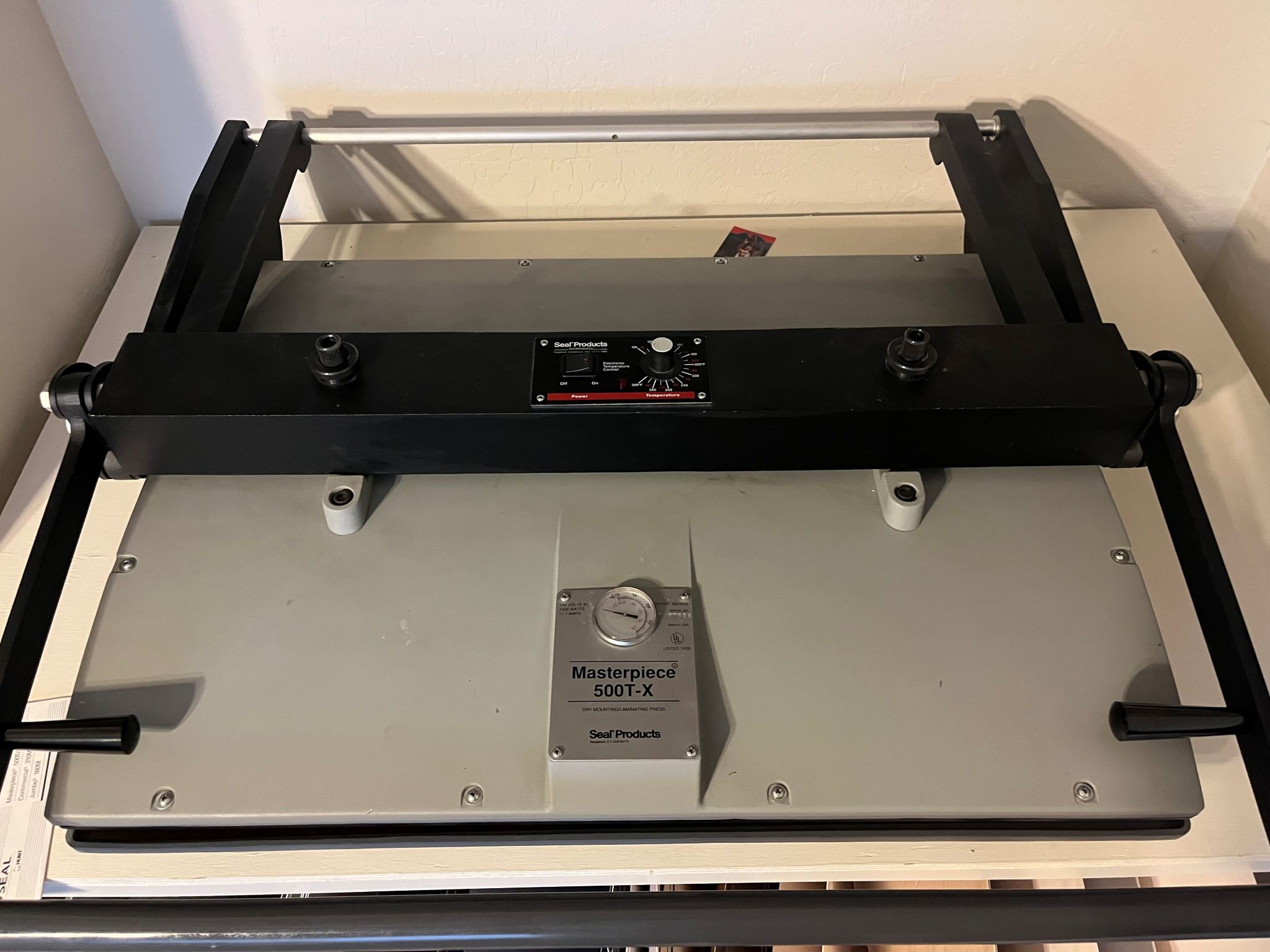 Equipment Lot: Frame Square Miter Saw, Logan Miter Sander, Dahle 585 Large Format Guillotine Paper Cutter, Keencut Ultimat Gold Mat Cutter, & Seal Masterpiece 500-T/500T (Used) Item # UE-083123A