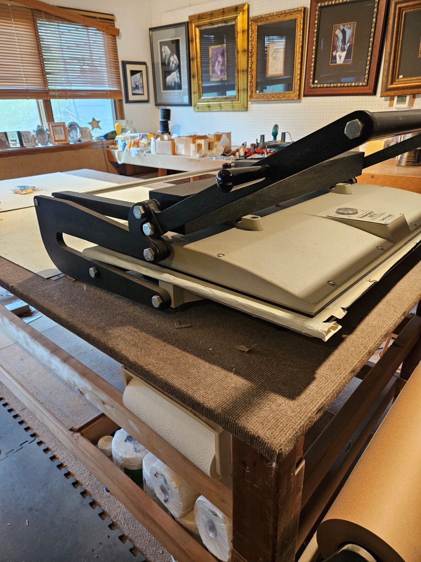 Equipment Lot: Fletcher 8400 Wall Cutter Series 60″, C&H Advantage M48 Mat Cutter w/ Production Stops, Seal Masterpiece 500 T-X Vacuum Press, Framing Vises, Art Mac Micromiter Fillet Cutter / Chopper, & Vertical Display Spinner / Tower (Used) Item # UE-083123B