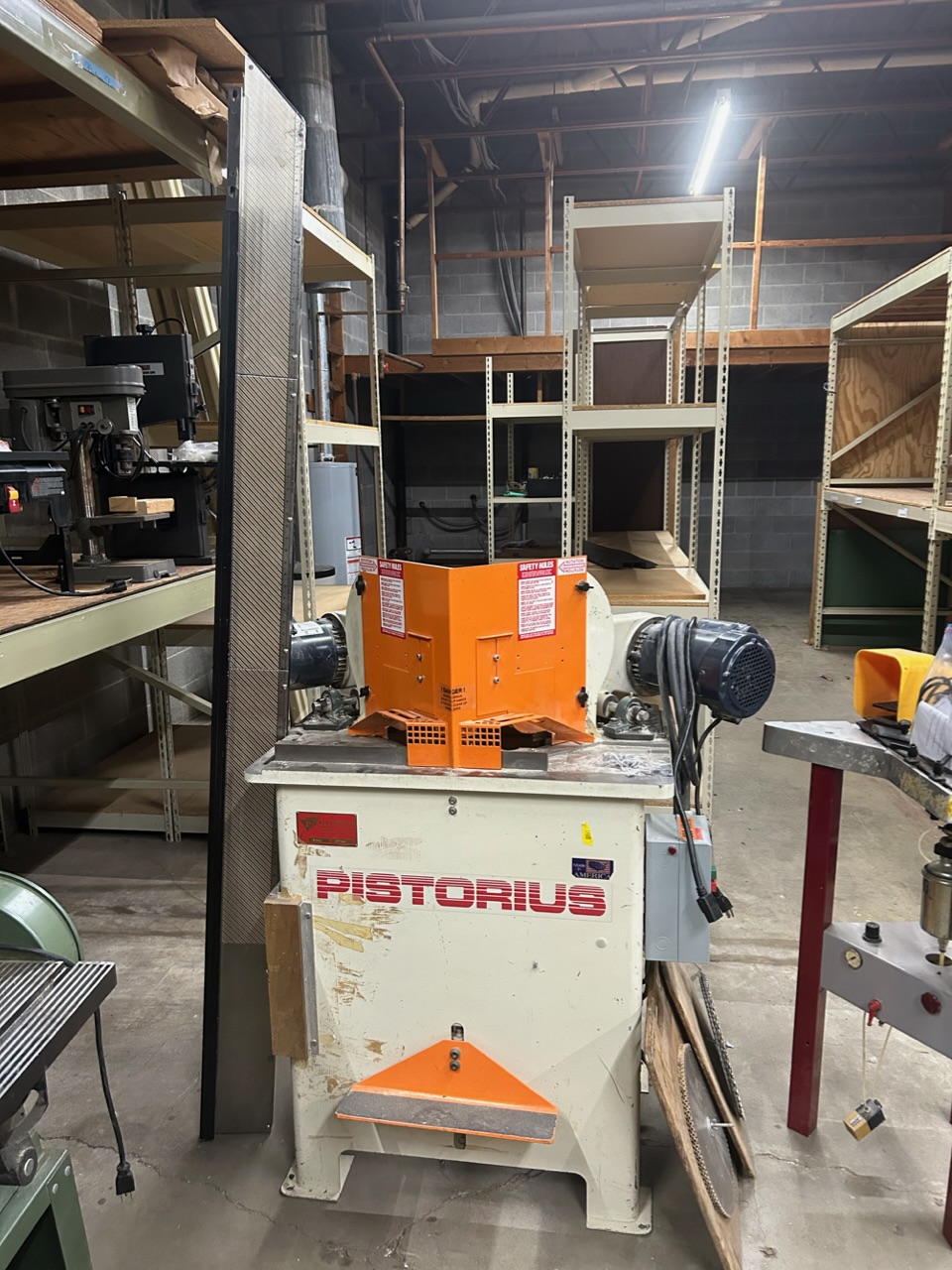 Equipment Lot: Wizard 8000 CMC – Computerized Mat Cutter & Pistorius EMN-12 Double Miter Saw (Used) Item # UE-091923B
