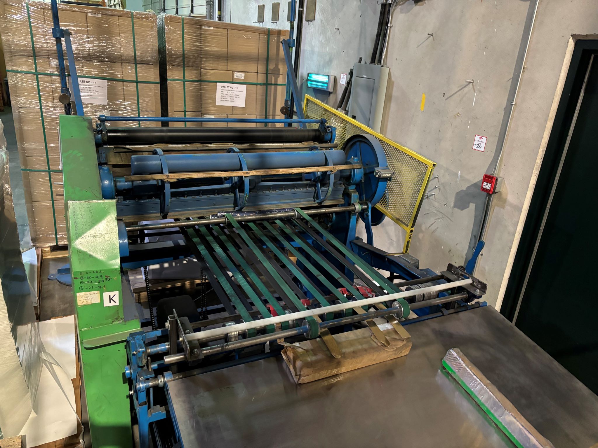 Equipment Lot: Diecut Goldline 1300 Platen Die Cutter, Shenzhen Kinsda Packaging Machinery Roll Stand, & Beck 55″ Sheeter (Used) Item # UE-020124A