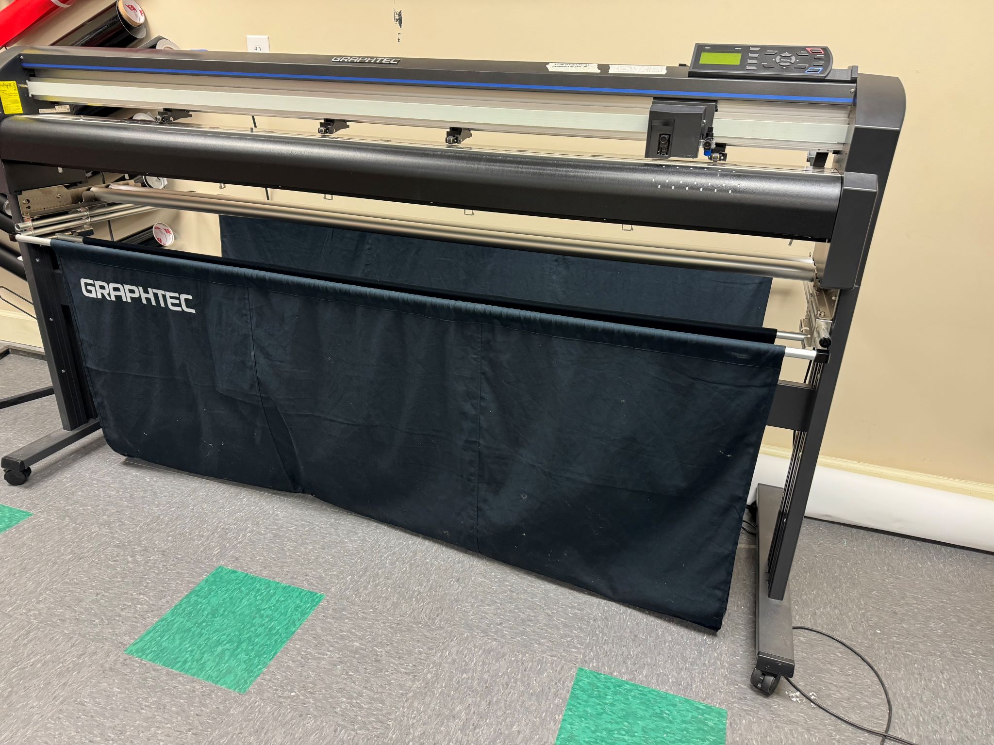 Equipment Lot: HP 365 Latex 64″ Large Format Color Printer, Graphtec FC8600-160 64″ Cutter / Cutting Plotter, & GFP 363TH Top Heat 63″ Wide Format Roll Laminator w/ Stand (Used) Item # UE-030824B