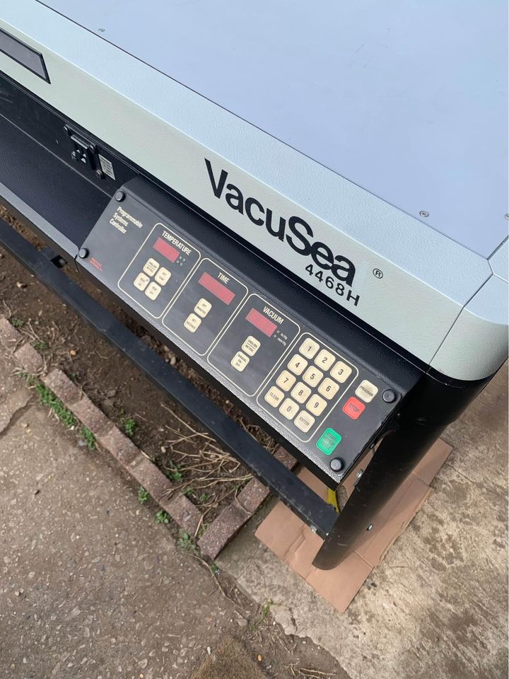Vacuseal (Bienfang / D&K) 4468H Vacuum Heat Press (Used) Item # UE-032124B