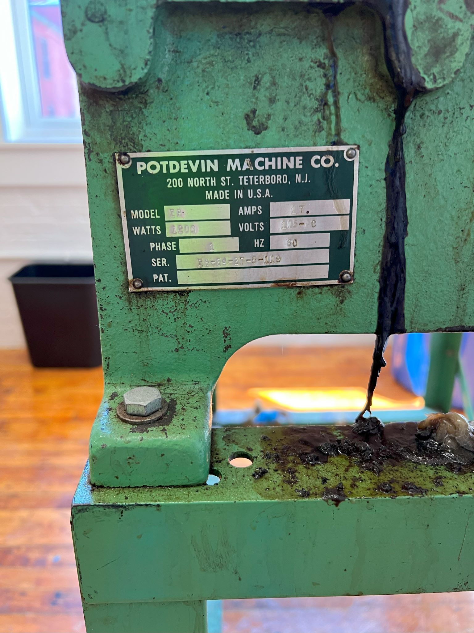 Equipment Lot: Potdevin Z27 27″ Gluer, John Jacque 40″ Wood Top Board Shear, E. P. Donnell 32.5″ Metal Top Board Shear, Challenge Hydraulic Guillotine Cutter, & Bookbinding Backing Press (Used) Item # UE-050224A