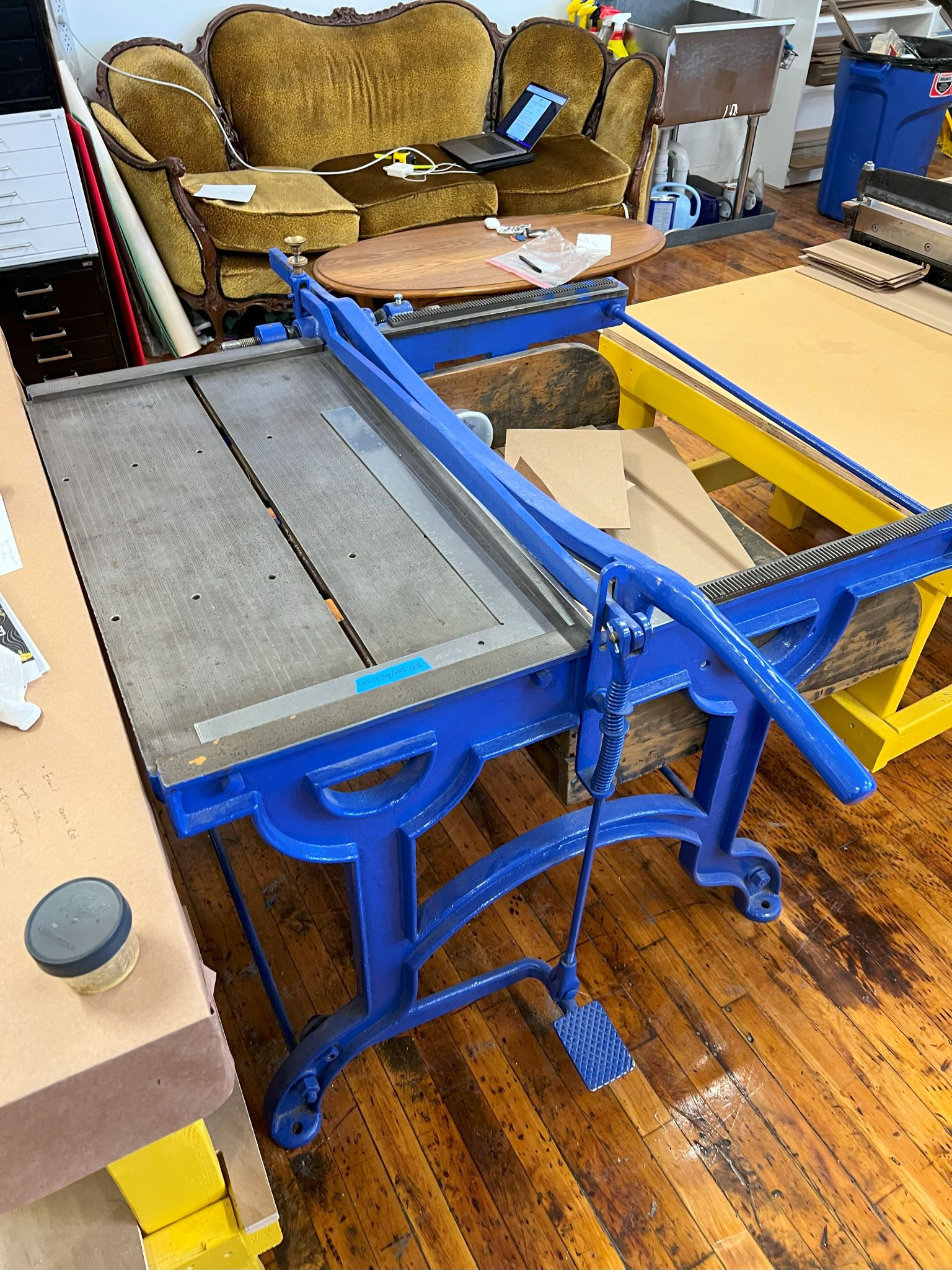 Equipment Lot: Potdevin Z27 27″ Gluer, John Jacque 40″ Wood Top Board Shear, E. P. Donnell 32.5″ Metal Top Board Shear, Challenge Hydraulic Guillotine Cutter, & Bookbinding Backing Press (Used) Item # UE-050224A