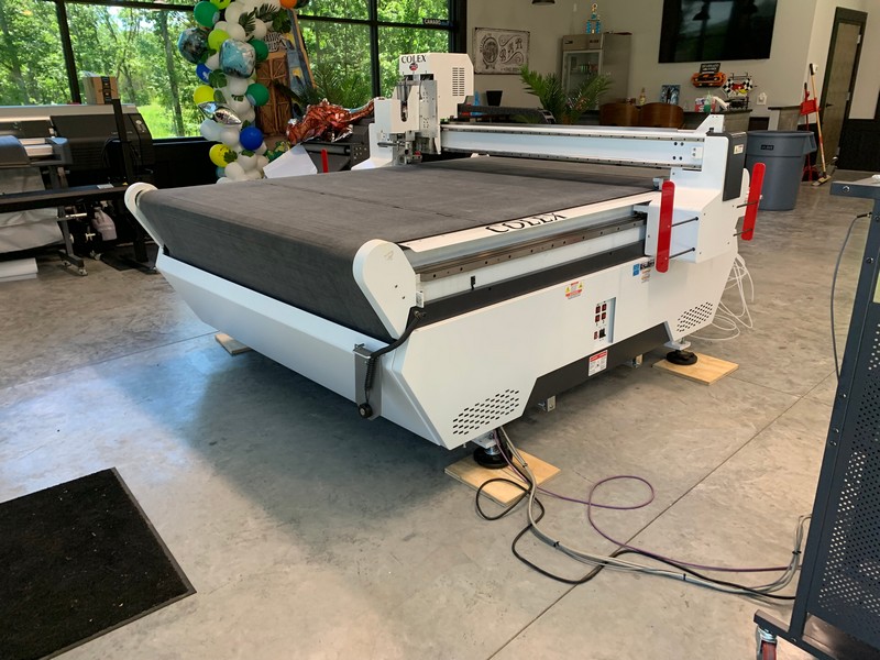 Colex Sharpcut SX1717 67″ Flatbed Conveyor Cutter (Used) Item # UE-080624C