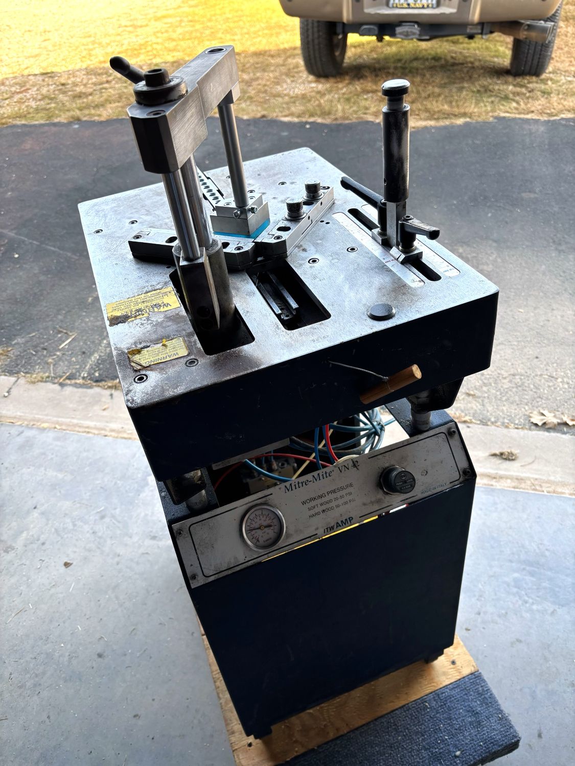 ITW AMP VN42 Frame Joiner (Used) Item # UE-120524F