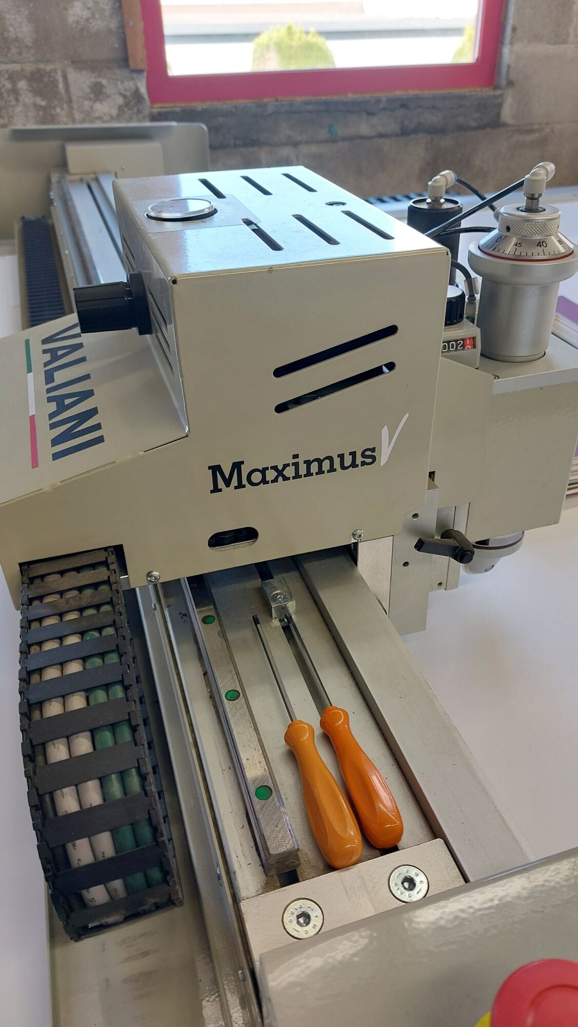 Valiani Maximus 160 V – Vacuum Assisted CMC – Computerized Mat Cutter (Used) Item # UE-120824B