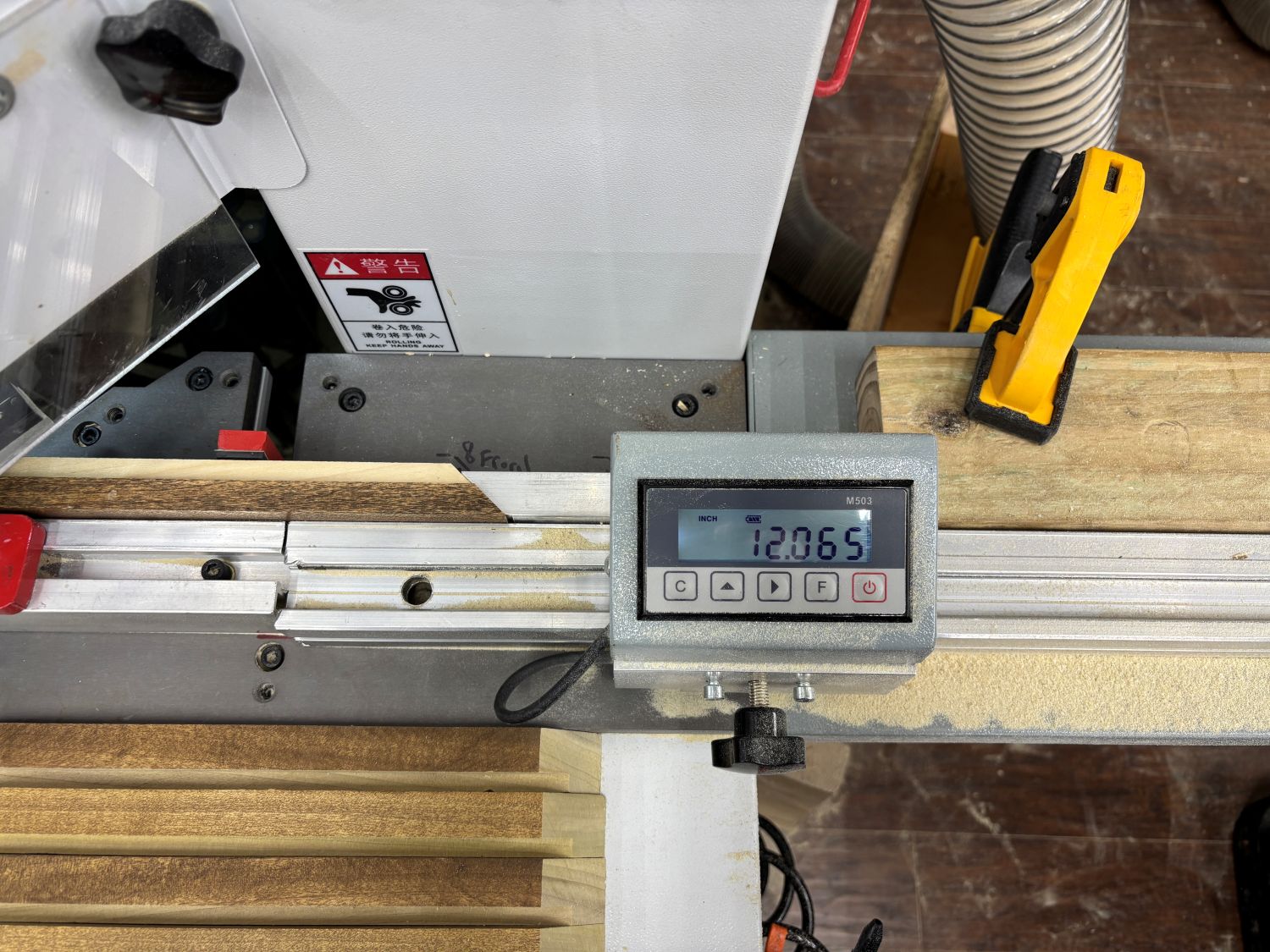 JSI Double Miter Saw w/ Digital Readout Measuring Scale (Used) Item # UE-011625B