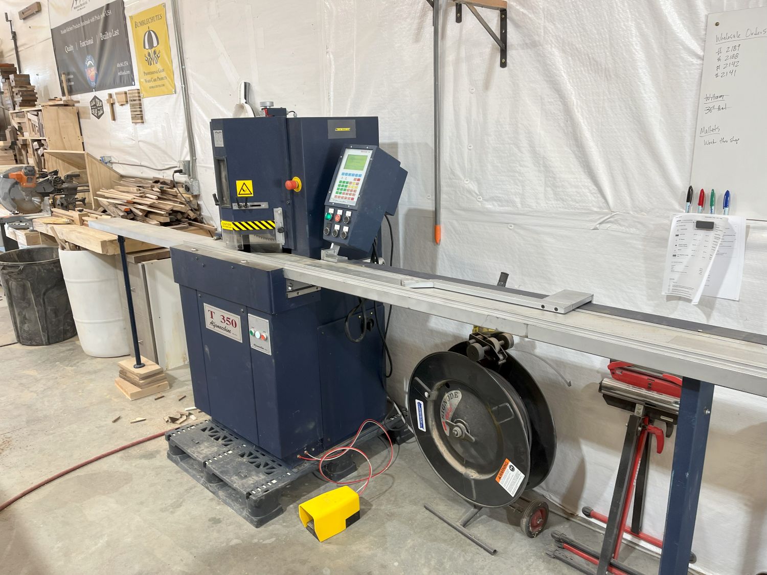 ITW AMP T-350 Double Mitre Saw w/ Programmable measuring Gauge (Used) Item # UE-011625E